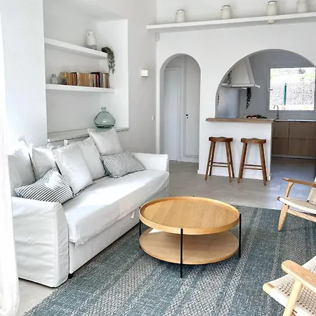 Binivento- Lovely With Pool Near The