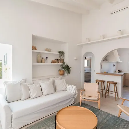 Binivento- Lovely With Pool Near The *