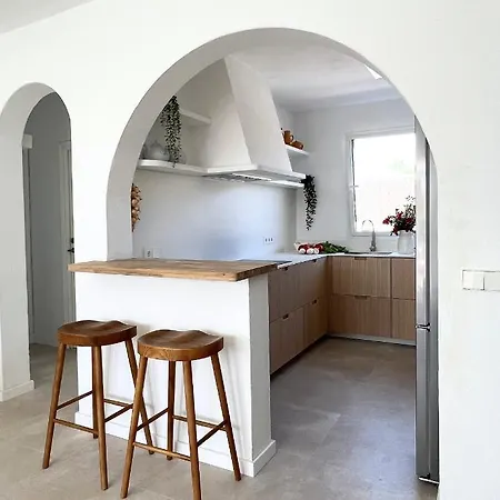 Binivento- Lovely With Pool Near The Vila