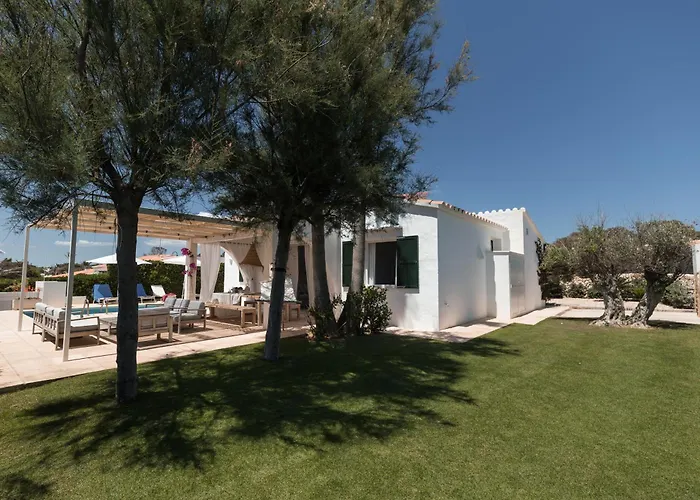 Villa Binivento- Lovely With Pool Near The