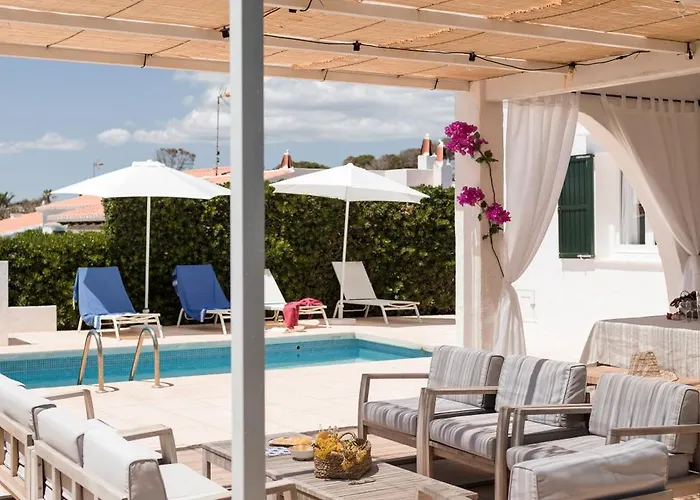 Binivento- Lovely With Pool Near The *