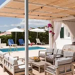 Binivento- Lovely With Pool Near The *